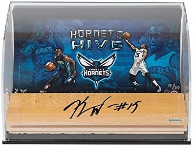 Kemba Walker Hornet'in İmzalı NBA Oyunu ile Kovan Fotoğrafı-Kullanılmış Zemin Eğrisi Ekranı-Üst Güverte-İmzalı Oyun Kullanılmış